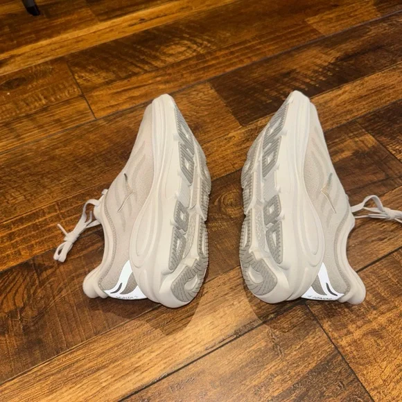 HOKA Bondi 9 Women Size 7.5B/Stardust / Silver - Picture 5 of 6